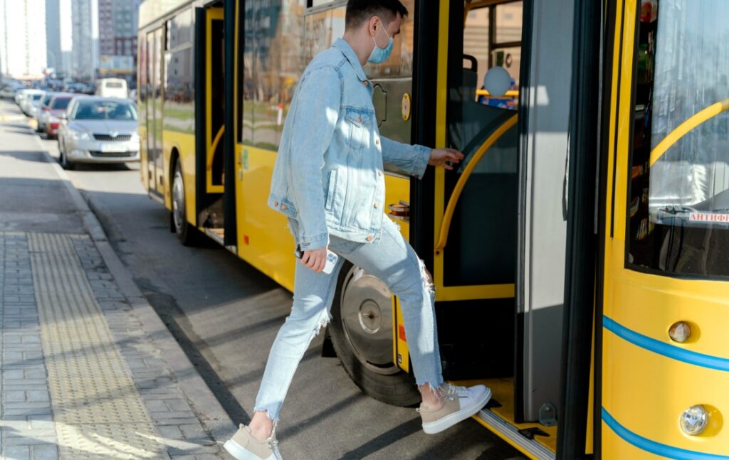 Zielona flota na horyzoncie: Gmina Środa Śląska otrzymuje blisko 4 mln zł wsparcia na zakup dwóch nowych autobusów elektrycznych